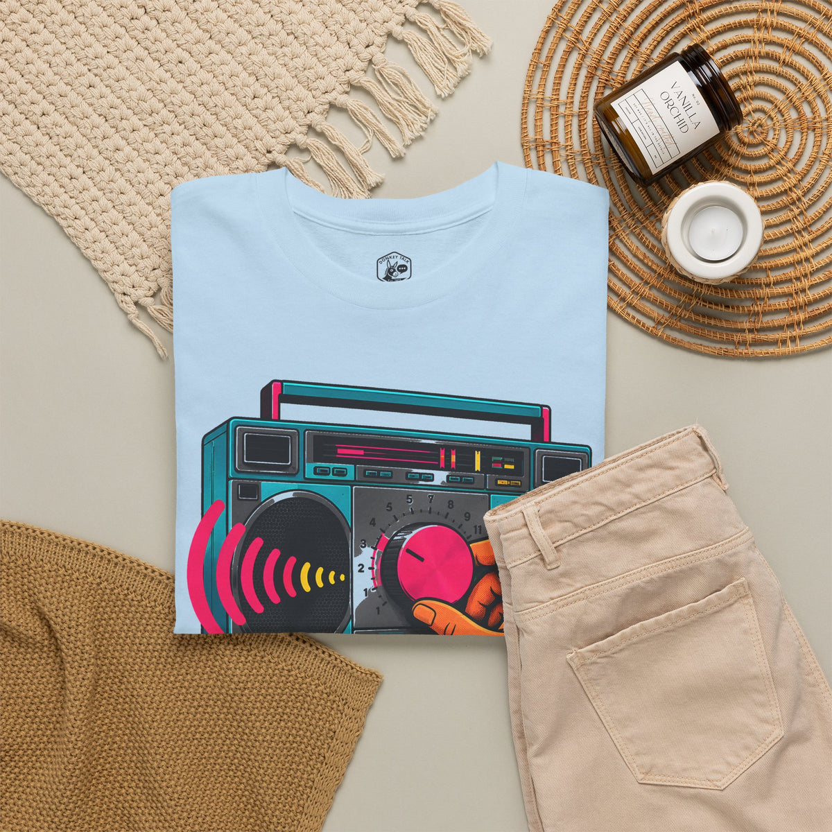 Camiseta "Turn Down the Volume" Boombox | Camiseta de Proverbios 15:1 "A Soft Answer"