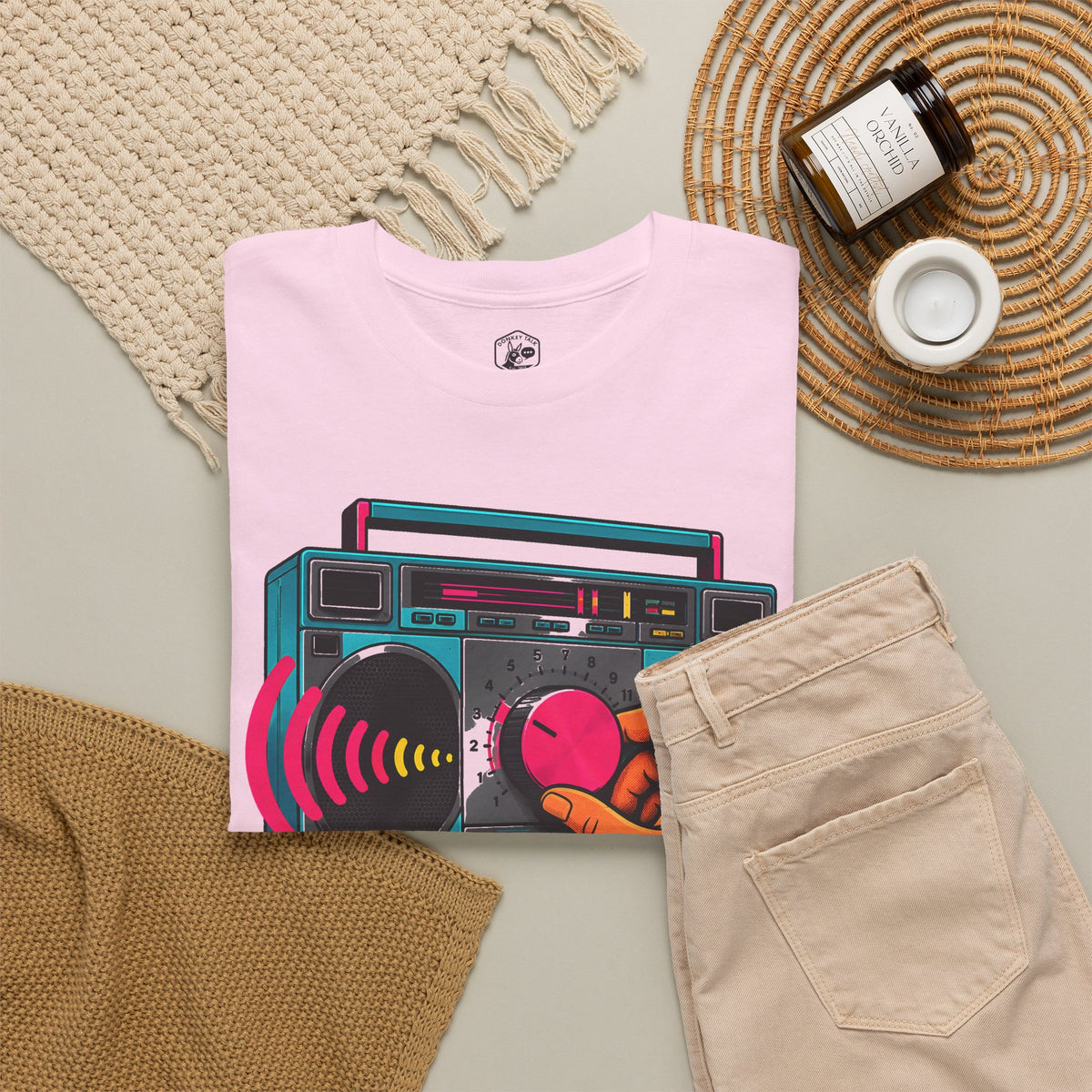 Camiseta "Turn Down the Volume" Boombox | Camiseta de Proverbios 15:1 "A Soft Answer"