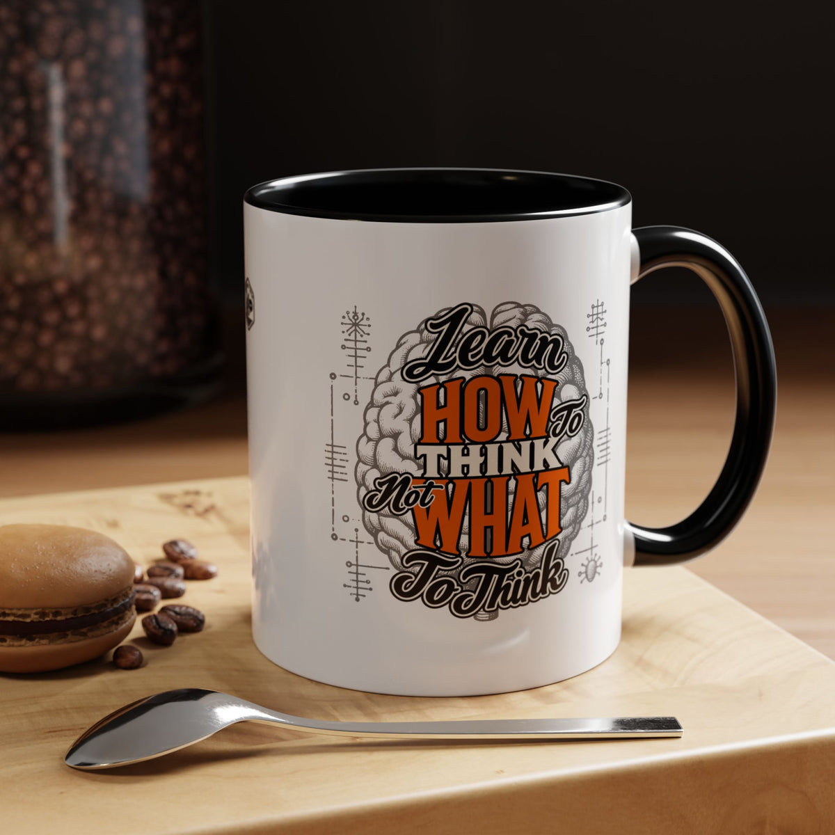 Taza de café con acento: "Aprende a pensar, no qué pensar", taza con frase inspiradora