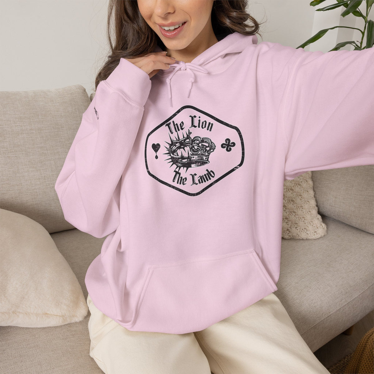 Sweat à capuche unisexe Heavy Blend™ Le Lion et l'Agneau - Sweat-shirt à symbolique spirituelle